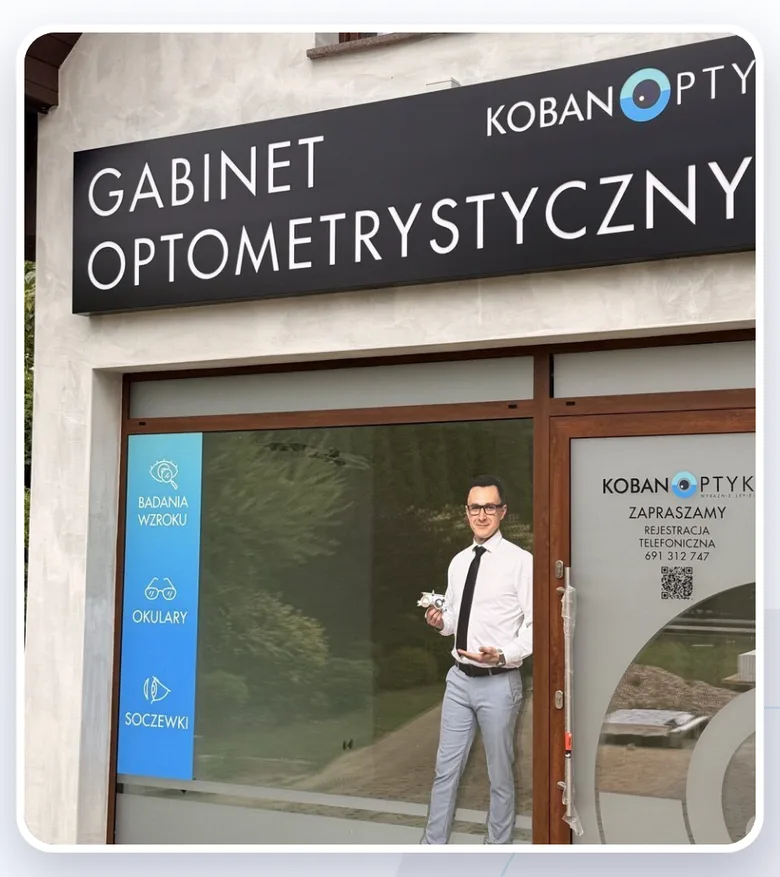 Optometrysta w Oleśnicy, Oławie i Jelczu-Laskowicach – kiedy przyjść Gabinet optometryczny KOBAN OPTYK w Jelczu-Laskowicach – kadr z filmu