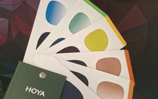 Wzornik barw szkieł HOYA w salonie KOBAN OPTYK
